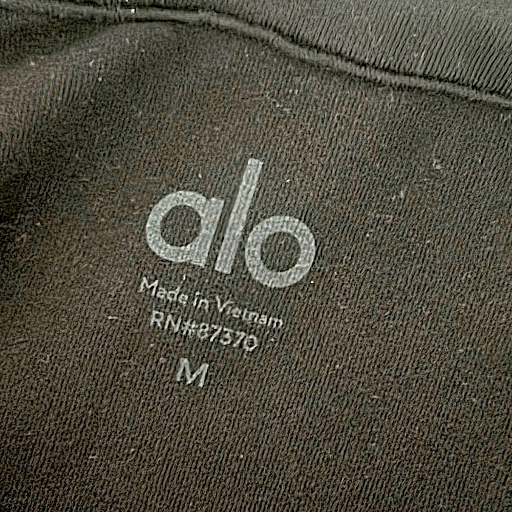 Alo Women’s Long-Sleeved Peek-a-boo Crew Neck Black Top - Size M - Picture 4 of 4